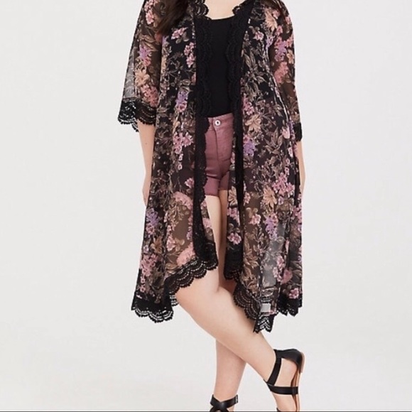 torrid Sweaters - Torrid Floral Kimono 🌸 💫